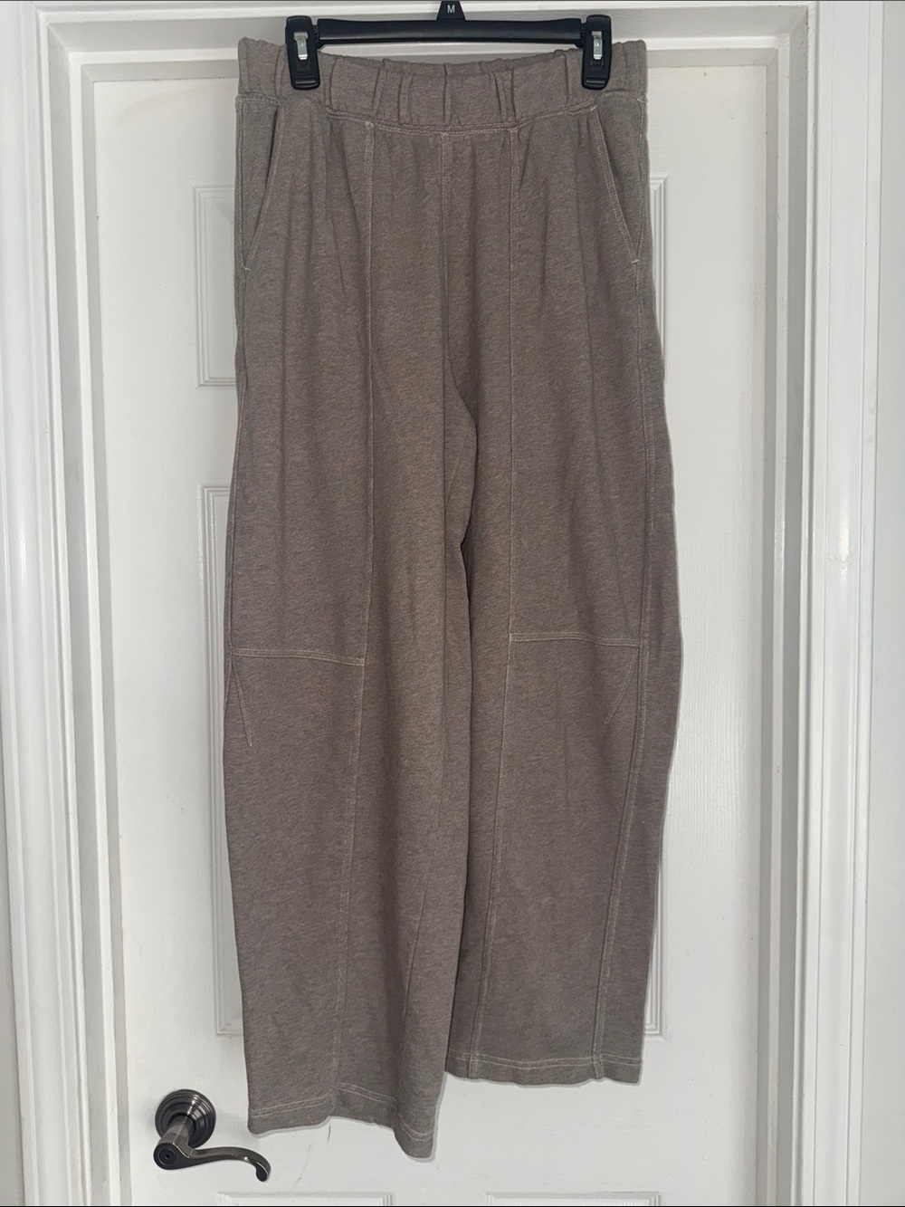aerie Women’s Wide-Leg barrel Sweatpants in Taupe sz M Long